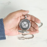 Royal Silver, Bröllop-årsdagen för Ram Armbandsur<br><div class="desc">Lycklig 25:e årsdagen för anpassadet i bröllop,  med ett royal av silver ram i ornament på svart bakgrund. Minneshögtidlighålla bröllop i silver genom att visa fickklockan.</div>