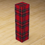 Royal Stewart Tartan Red Play Presentask För Vinflaska<br><div class="desc">Royal Stewart Tartan Red Play vin box. Royalet Stewart Tartan är den mest välkända tartan i royalets hus Stewart och är också drottning Elizabeth II:s personliga tartan. Det är lämpligt att alla subjekt av Elizabeth II bäror Royalet Stewart tartan. Officiellt bärs tartan av piprarna från Black Watch (Royalet Highland Regiment)...</div>