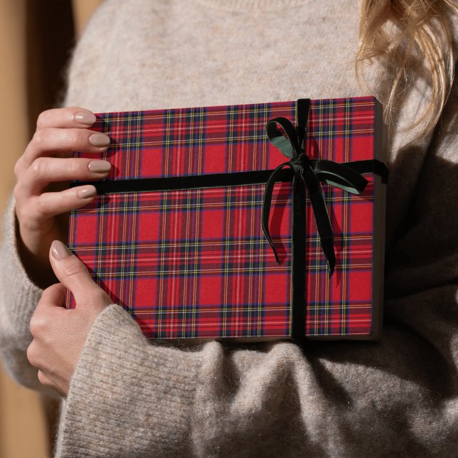 Royal Stewart Tartan Red Play Presentpapper (Royal Stewart Tartan Plaid Wrapping Paper.)