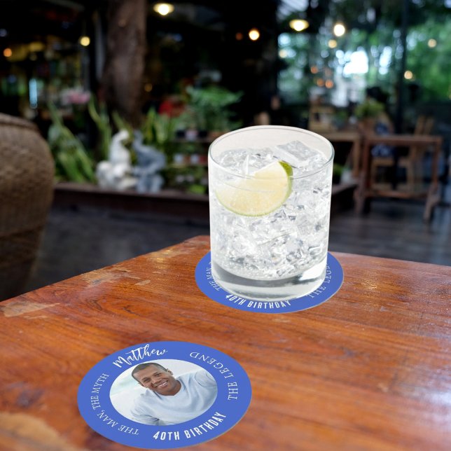 Royalet blå födelsedagsfest i den stora myten underlägg papper rund (Skapare uppladdad)