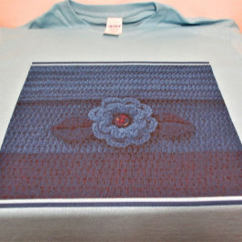 Royalet Deep Blue Flower Artisan Crochet Skriv ut T Shirt