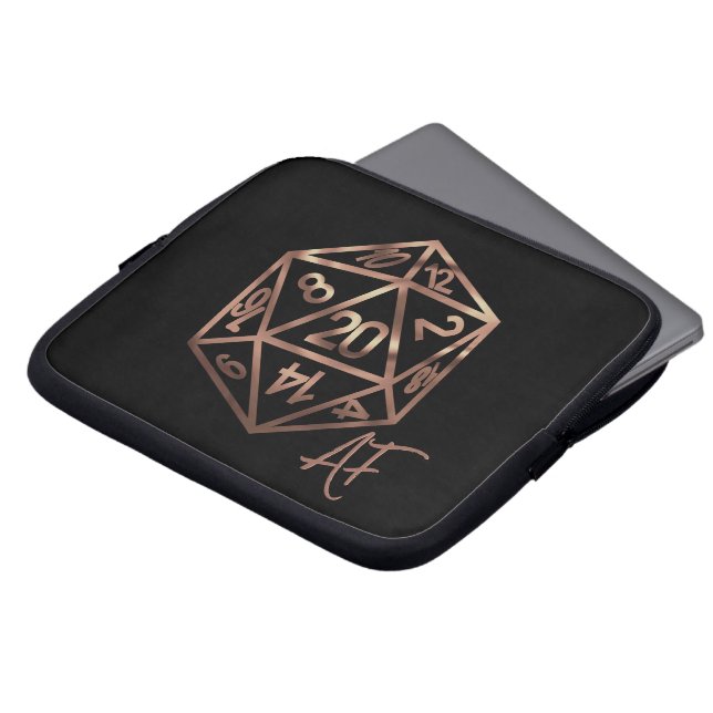 RPG Crit AF | Copper Fantasy Tabletop Gamer Dice Laptop Fodral (Framsida topp)