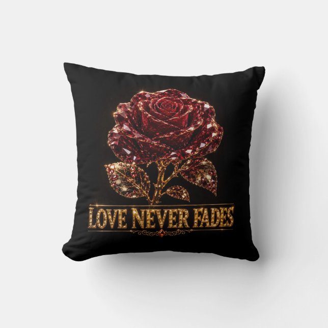 Ruby Crystal Rose – Kärlek Bleknar Aldrig Kudde (Framsida)