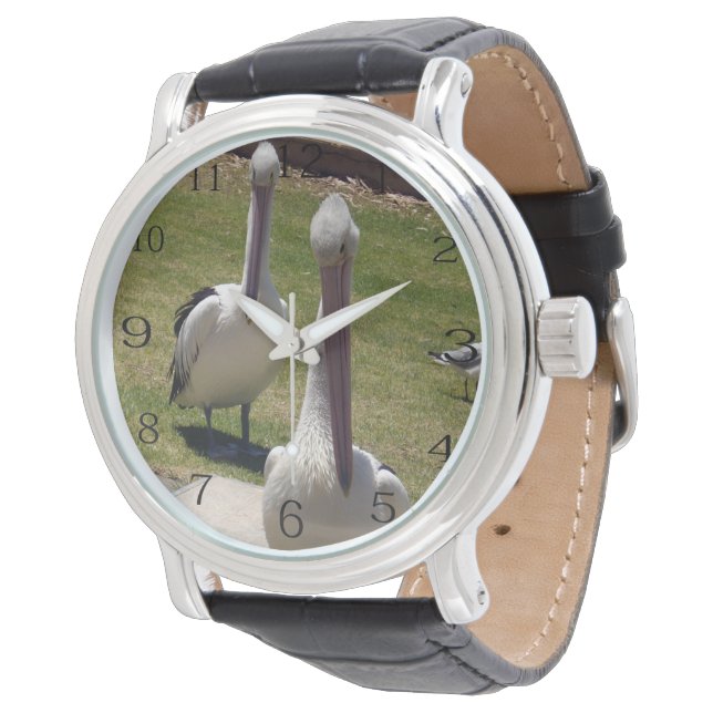Ruffade fjädrar: Pelikaner med en attityd. Armbandsur (Vinklad)