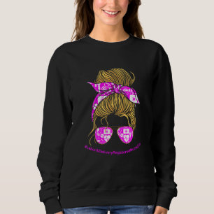Ruffig håruppsättning för förlossningsläkare och s t shirt