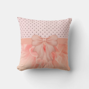 Ruffle peach polka dot baby kudde