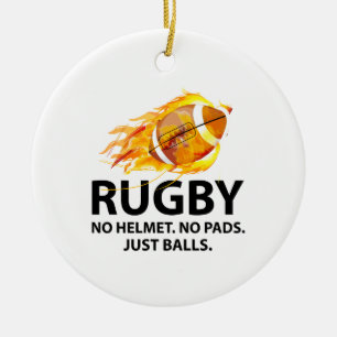 Rugby. Ingen hjälm. Ingen dynor. Precis bollar Julgransprydnad Keramik