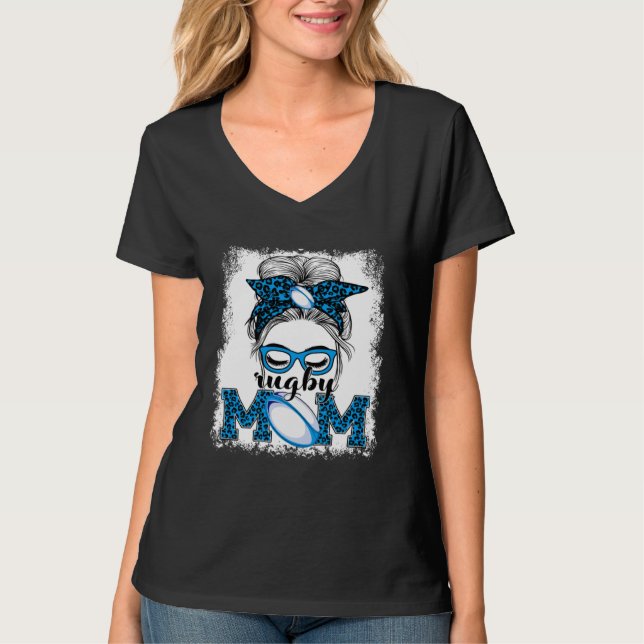 Rugby Mom Mother's Day Game Day Messy Bun Leopard T Shirt (Framsida)