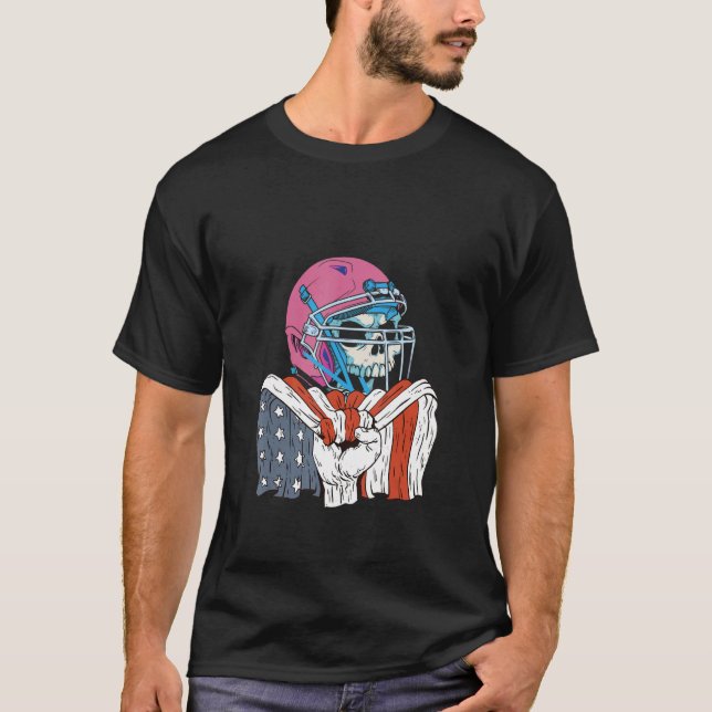 Rugby Player Skeleton with helmet and American Fla T Shirt (Framsida)