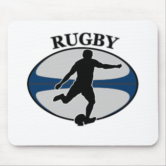 rugbyspelare som sparkar boll musmatta