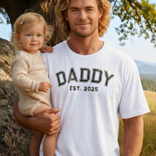 Rugged Black Bold Name Year Dad Established T Shirt (Skapare uppladdad)