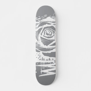 Rugged Rose Graffiti Art – Vit Drip Rose på Grå Mini Skateboard Bräda 18,5 Cm
