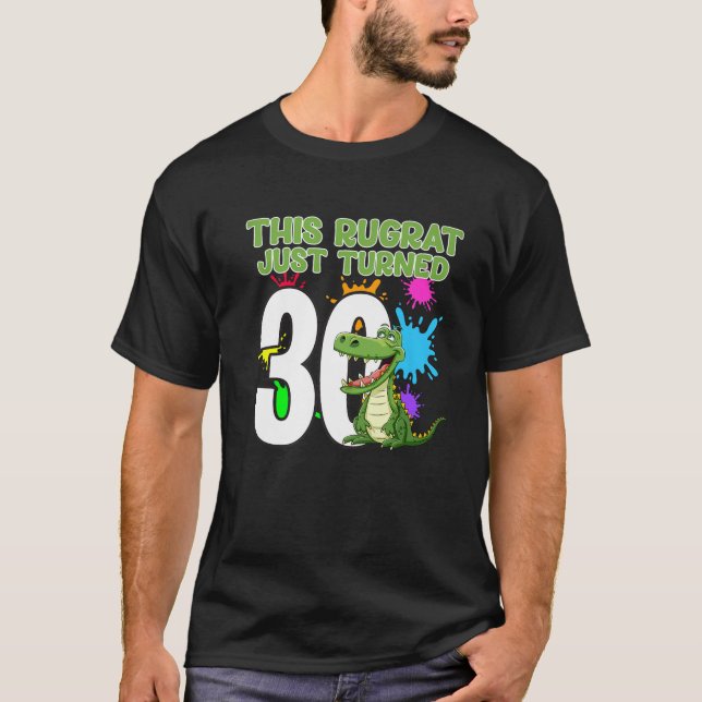 Rugrat har precis vänt 30års födelsedag Dinosaur m T Shirt (Framsida)