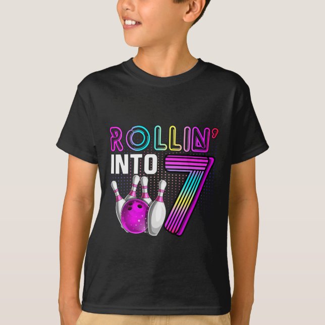 Rulla in i 7 bowling födelsedagsfest 7-årsdag  t shirt (Framsida)