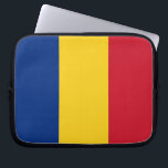 Rumänska Flagga Laptop sleeve<br><div class="desc">Lägg till ett litet rumänskt pride till dina tekniska tillbehör med exklusiv laptop sleeve som har flagga Rumänien! Laptop sleeve, som är uppgjort med stor noggrannhet, är mer än bara ett skyddshölje. Det är en firande av Rumäniens kulturarv och kulturella pride. Den pulserande designen visningar på ett framträdande sätt den...</div>