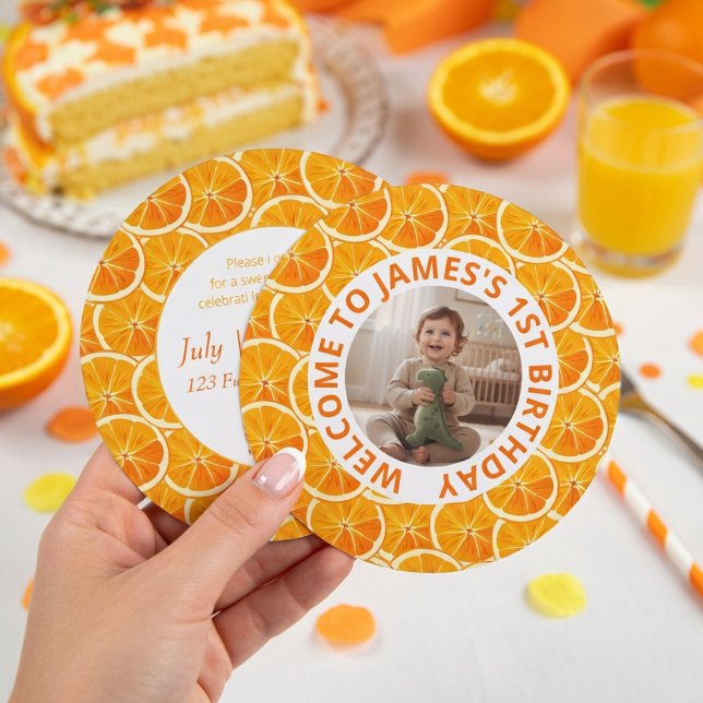 Rund anpassad fotofödelsedagsinbjudan med citrusmo julkort (Skapare uppladdad)