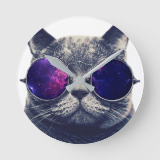 Rund (medel) väggklocka