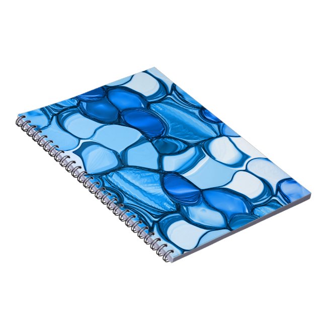 Rund som stenar i skuggor liknande royalets blå anteckningsbok (Högra Sidan)