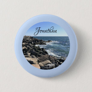 Runda foto av Atlantens Rocky Shoreline Sea Knapp