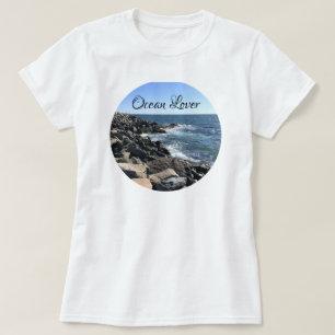 Runda foto av Atlantens Rocky Shoreline Sea T Shirt