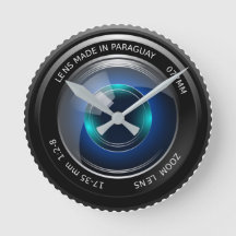 Rundad klocka med SLR-zoomobjektiv