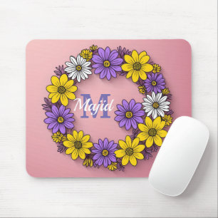 Rundad ring av blommor på rosa /Monogram Musmatta