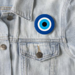 Rundtypisk blå Mati Evil Öga-knappar Knapp<br><div class="desc">Runda,  typiska blå Mati Evil Öga-knappar. Blue Mati,  gammal grekisk/romersk/turkisk symbol för skydd och lycka till. Anpassningsbar-stift för honom eller henne.</div>