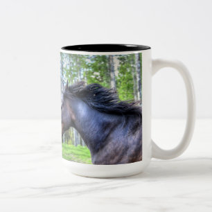 Running Black Thoroughborn Percheron Horse Photo Två-Tonad Mugg
