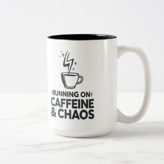 Running on Caffeine & Chaos Två-Tonad Mugg