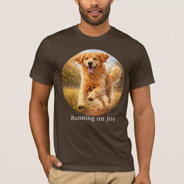 Running on Joy Golden Retriever T Shirt (Framsida)