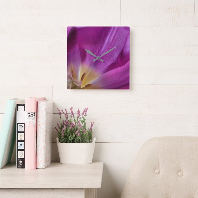 Running on Tulip Time, Square Acrylic Wall Clock Fyrkantig Klocka (Läsesal)