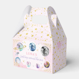 Runt Sol vid rymdens Födelsedagsfest i första Resa Presentaskar