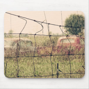 Rural Junkyard, Vechicles Rusting Away i Fält Musmatta