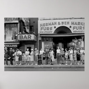 Rush Hour Buss Queue - Detroit 1942 Poster