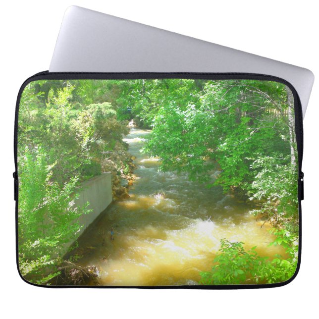Rushing River Laptop sleeve (Framsidan)