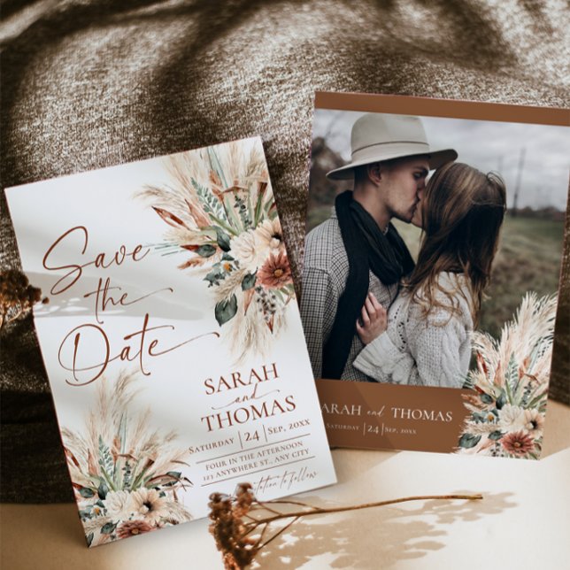 Rust Boho Terracotta Bröllopsinbjudan Kort (Rust Boho Save The Date Card | Fall Terracotta Photo Wedding Save The Date Card (Front & Backside))