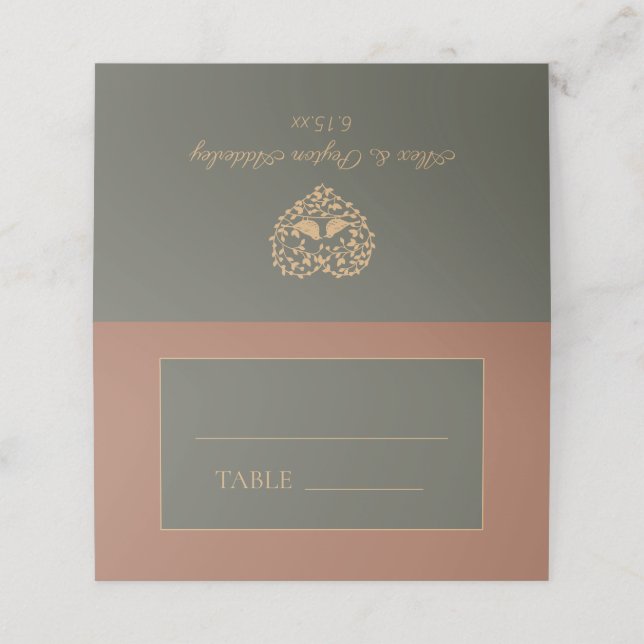 Rust Oliv grönt Bröllop Bride Groom Heart Placeringskort (Utvändigt utvikt)