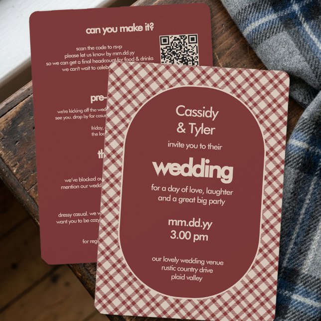 Rust Röda Karo QR-kod Allt-i-ett Bröllop Inbjudningar (All in One wedding invitation from the Rustic Red Plaid Western Wedding Suite by Darling & May)