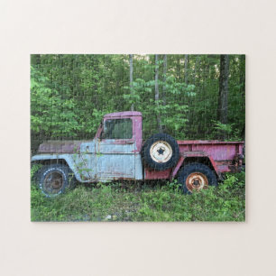 Rusted Antique Pickupare Lastbil i Skogen Pussel
