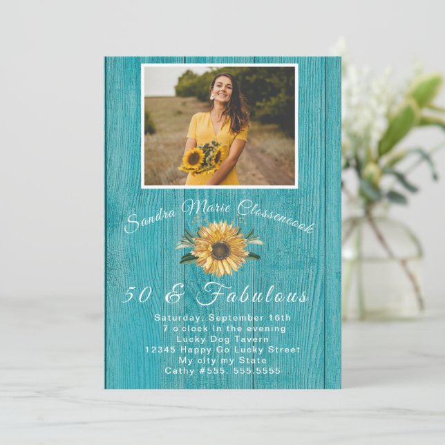 Rustic 50 och Fabulous | Solros Teal Birthday Inbjudningar (Stående Fram)