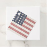 Rustic American Flagga Gåvor Etiketter<br><div class="desc">Americana Red White och Blue med amerikansk flagga. Baserat på en autentisk vintage målad amerikansk flagga.</div>