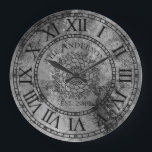 Rustic Antique Shabby chic Vintage Roman Numeral Stor Klocka<br><div class="desc">Den här vackra, unika, enastående personligen har en antik bakgrund i faux-rust-vintagen med din egen personlig namn i ett fet typsnitt med ditt eget år. Klockan ansikte har djärva romerska siffror med ett centrum av ett unikt mandala mönster. Anpassa klockan genom att lägga till din personliga information. Gör ett underbart...</div>