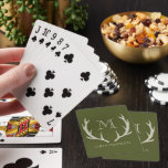 Rustic Army Grönt Antler Anpassningsbar Marskalkar Casinokort<br><div class="desc">Höj spelnatten med våra eleganta spelkort, de ultimata marskalkarna som kombinerar underhållning och stil. De här korten har en sofistikerad bakgrund av grönten i armén som är försedd med nyttigt, orangefärgat och elegant design, vilket gör att du kan spela med en liten charm vid alla spelsessioner. Anpassa varje däck med...</div>