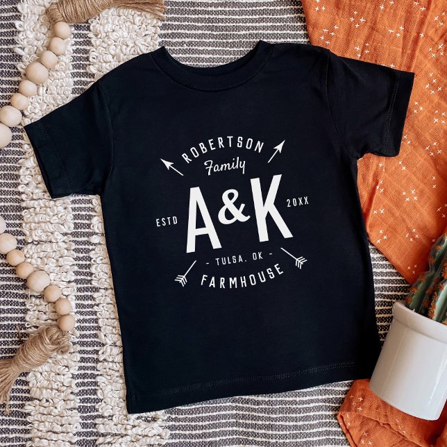 Rustic Arrow Family Monogram Farmhouse T Shirt (Skapare uppladdad)