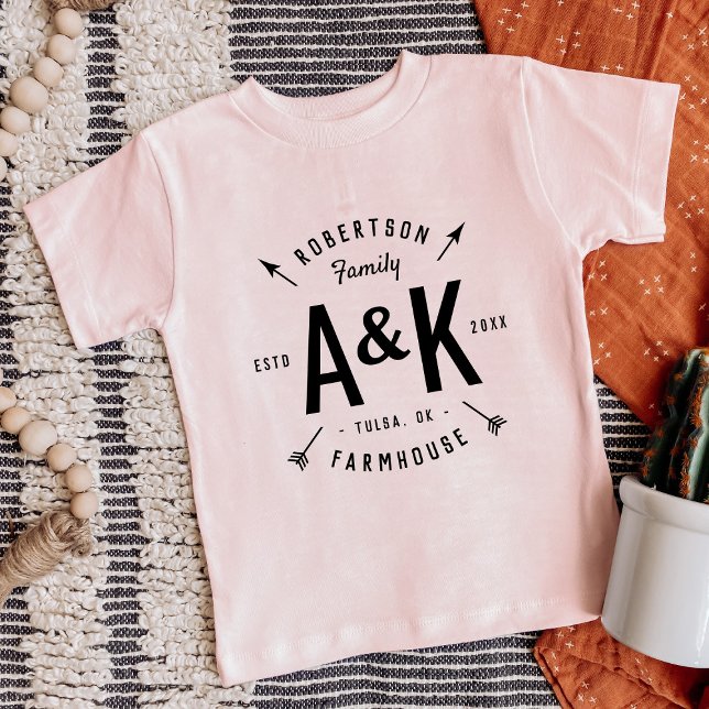 Rustic Arrow Family Monogram Farmhouse T Shirt (Skapare uppladdad)
