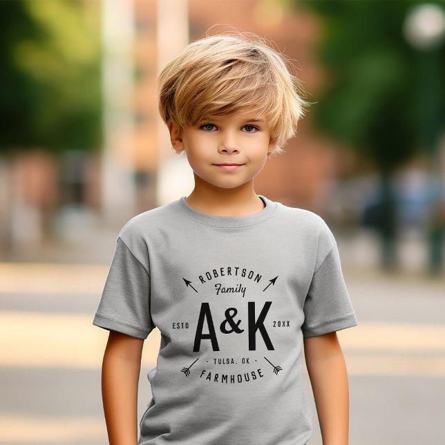 Rustic Arrow Family Monogram Farmhouse T Shirt (Skapare uppladdad)