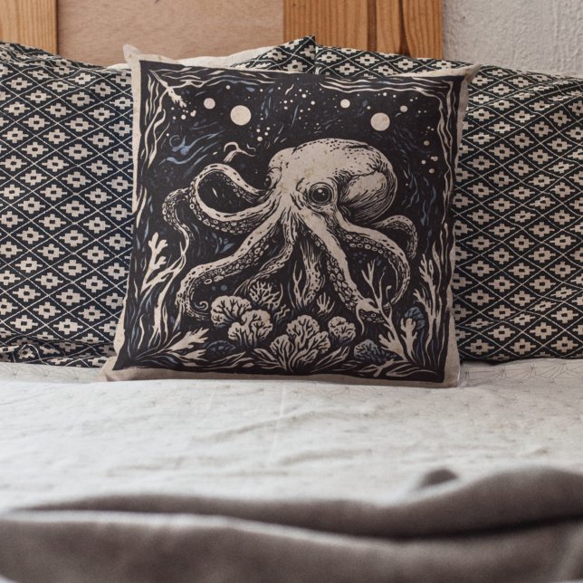 Rustic Art nouveau Violet Octopus Underwater Kudde (Skapare uppladdad)