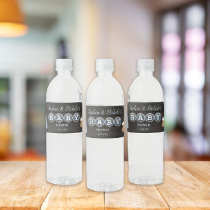 Rustic Baby brinner i blå babyskor Vattenflaskor Etikett