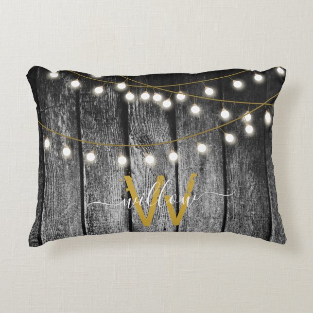 Rustic Barn Black Wood Guld String Ljus Monogram Prydnadskudde (Framsidan)