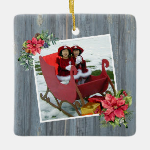 Rustic Barn Board och Poinsettias   Familjefoto Julgransprydnad Keramik